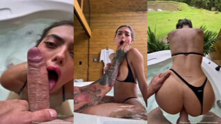 Morena Joven Masturbándose En La Bañera Recibe Corrida En La Cara